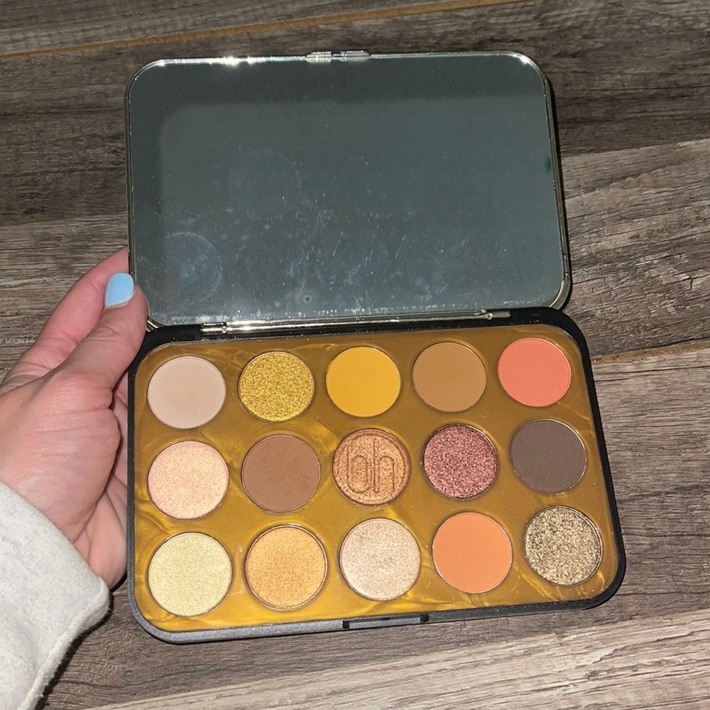 BH Cosmetics eyeshadow palette